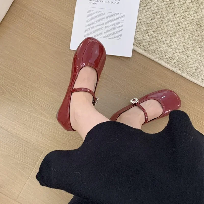 Женские туфли Bradn эластичные новые дизайнерские женские на плоской подошве весну