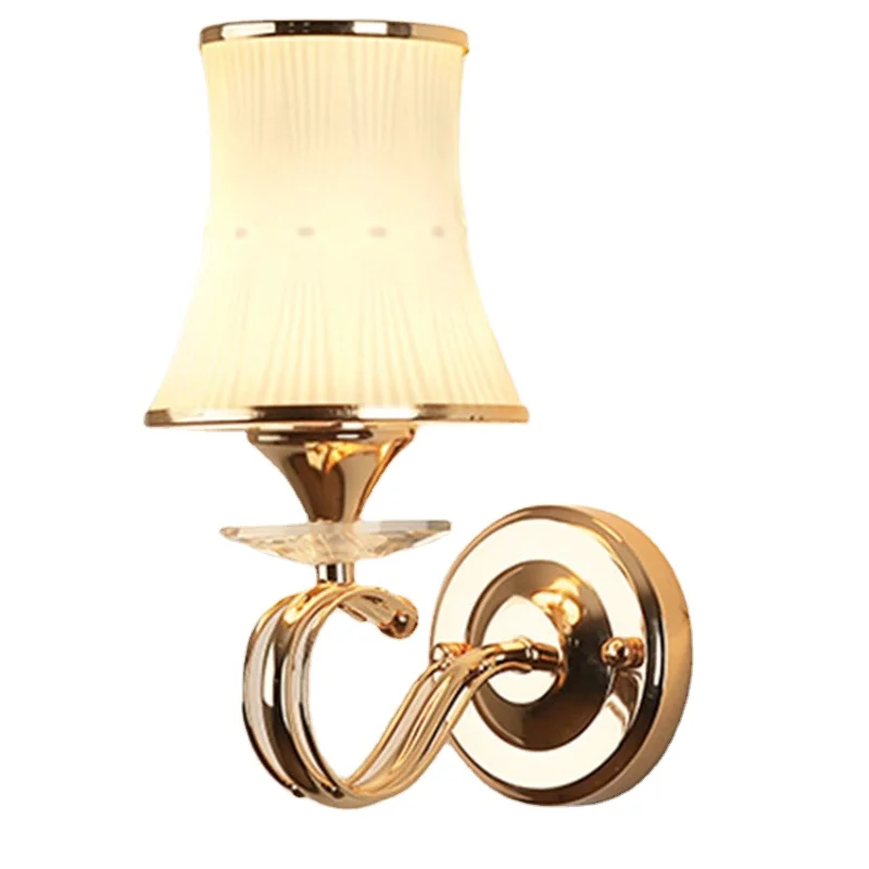 

Золотая светодиодная Новая креативная настенная лампа для спальни, простой современный светильник для гостиной, коридора, гостиницы, инжен...