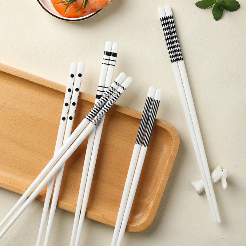 

WSHYUFEI Hepburn Style White Ceramic Chopsticks Set One Person and One Chopstick for Household Use 5 Pairs Kitchenware