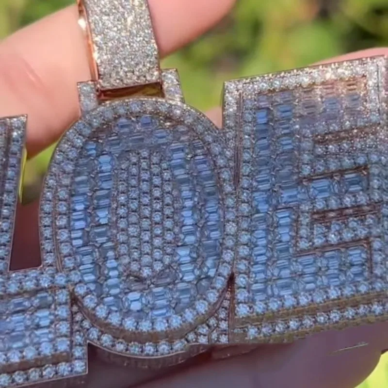 Рисунок 3 - Бриллиантовая подвеска JEWE с муассанитом