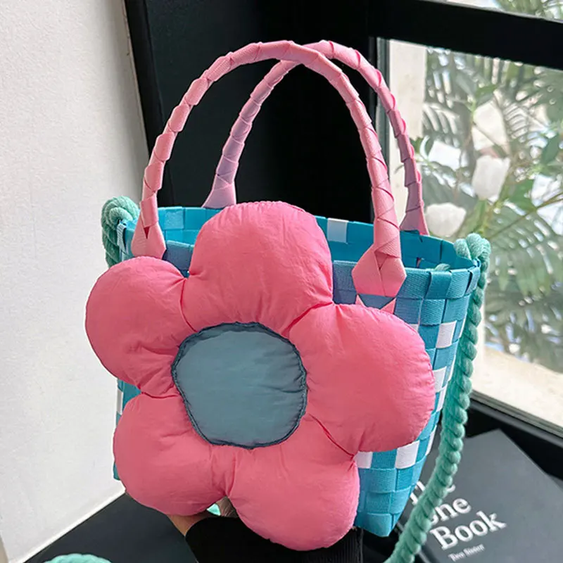 

2023 Basket Weaving Tote Bag for Women Handbag Beach Small Bucket Bags Ladies Holiday Cute Flower Shoulder Bag Crossbody bag