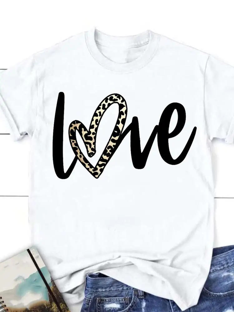 

Одежда женская, леопардовая, с надписью Love, трендовая модная футболка с графическим рисунком, летняя футболка с коротким рукавом, женский то...