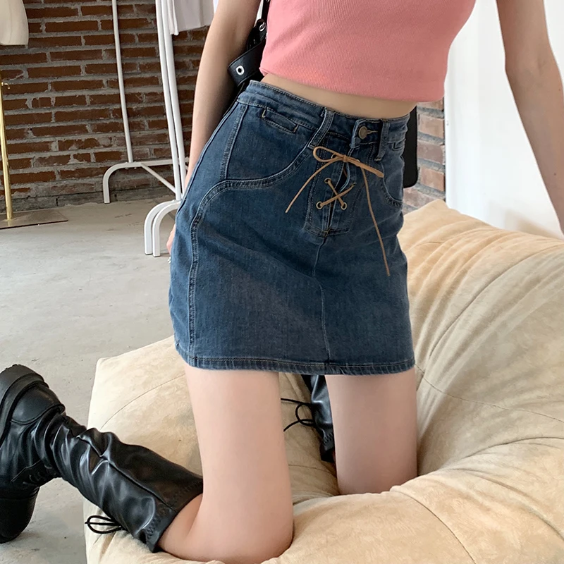 High waisted retro denim skirt for women in deep blue summer commuting with straps and a slim A-line shorts skirt