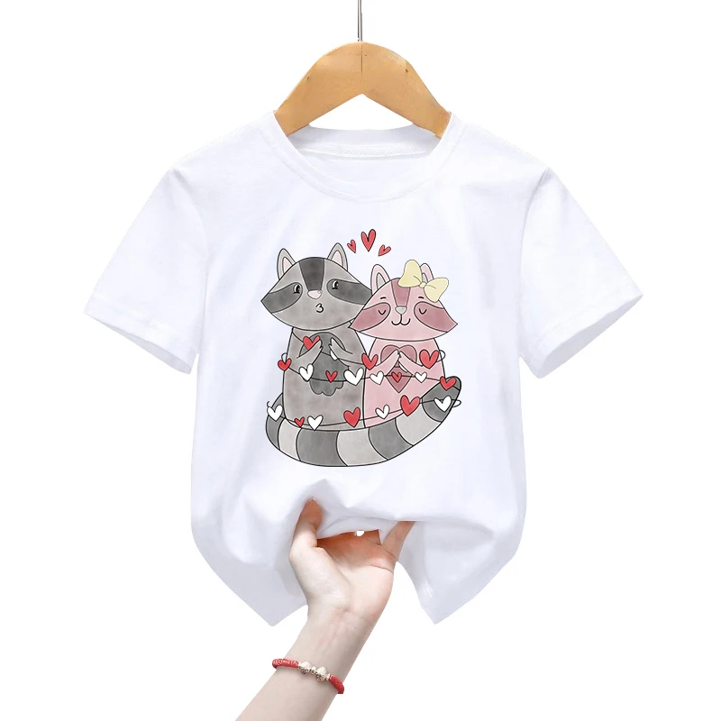 

Парные футболки Raccoon на День святого Валентина для мальчиков и девочек, летние детские топы с коротким рукавом, Детская Повседневная модная одежда, оригинальные футболки