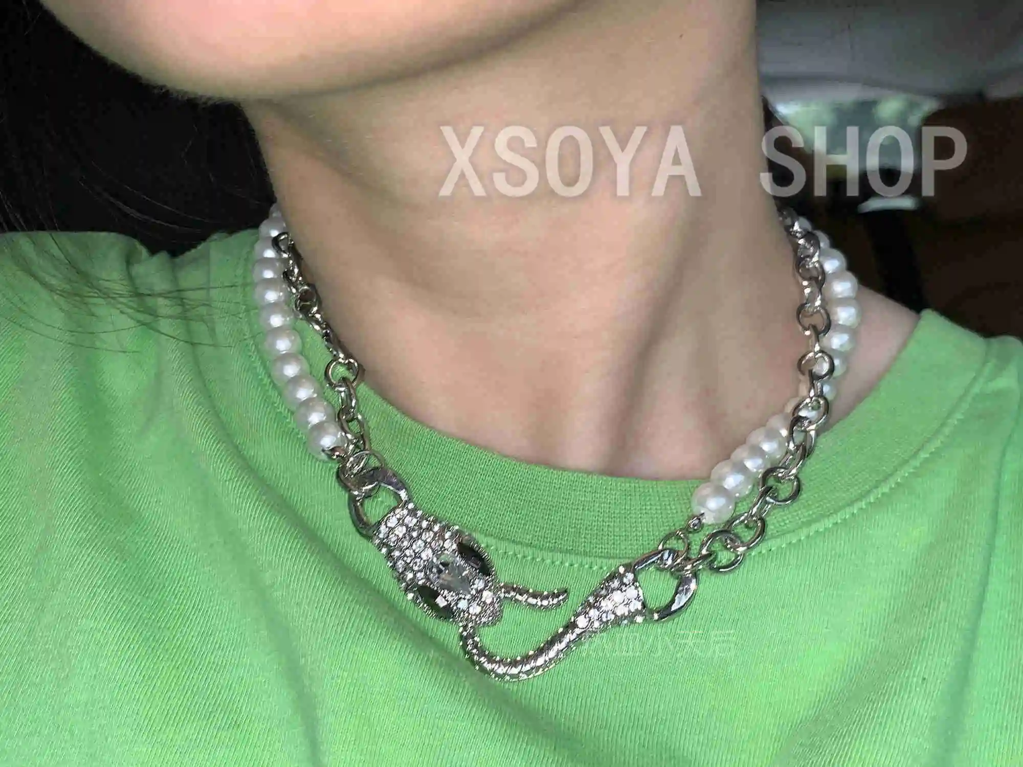 

Soyasnake pearl splicing chain wind flash diamond snake Necklace