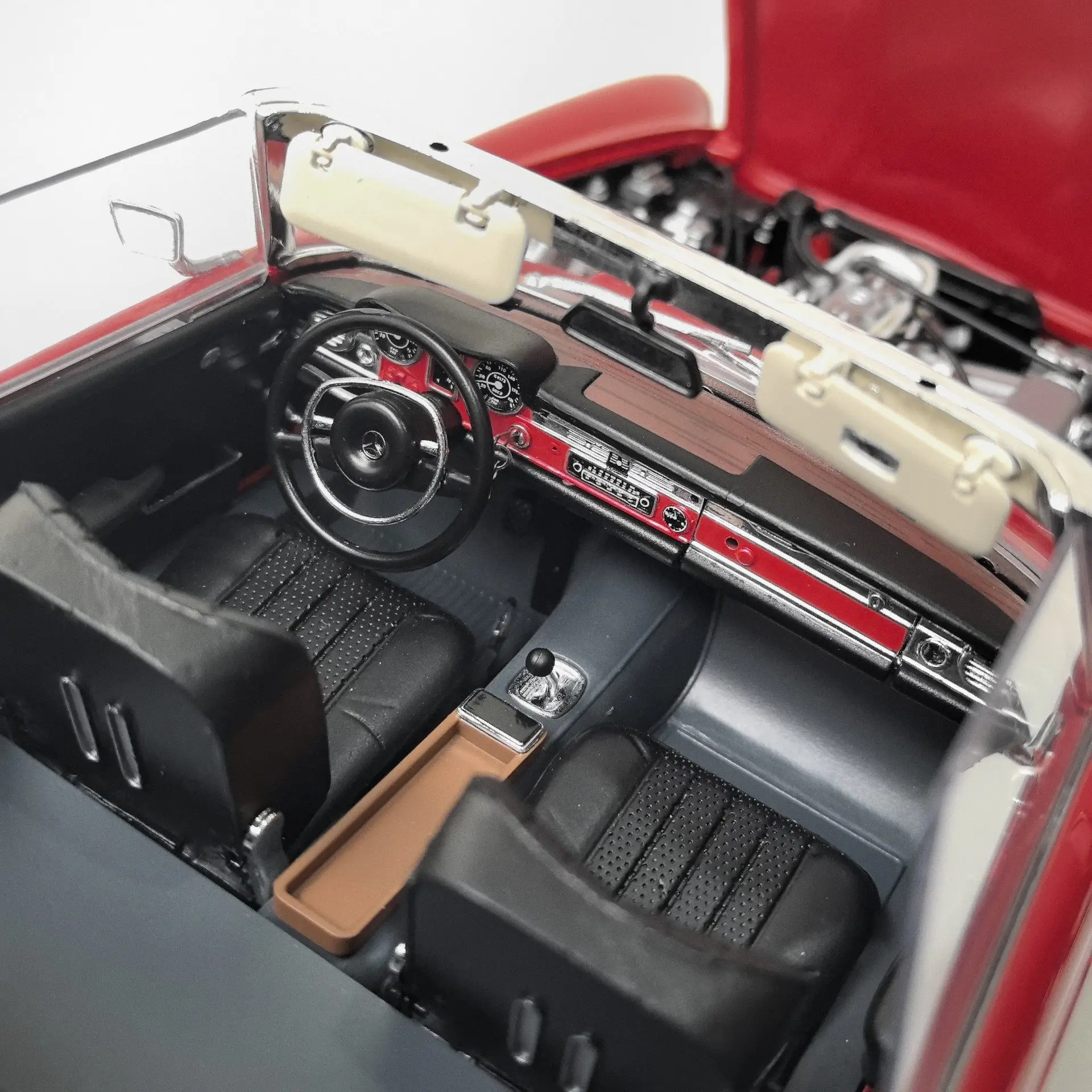 Литая под давлением модель автомобиля из сплава SCHUCO масштаба 118 BENZ 280 SL BENZ E2 (art.: 3920d4404d562) - 3920d4404d562