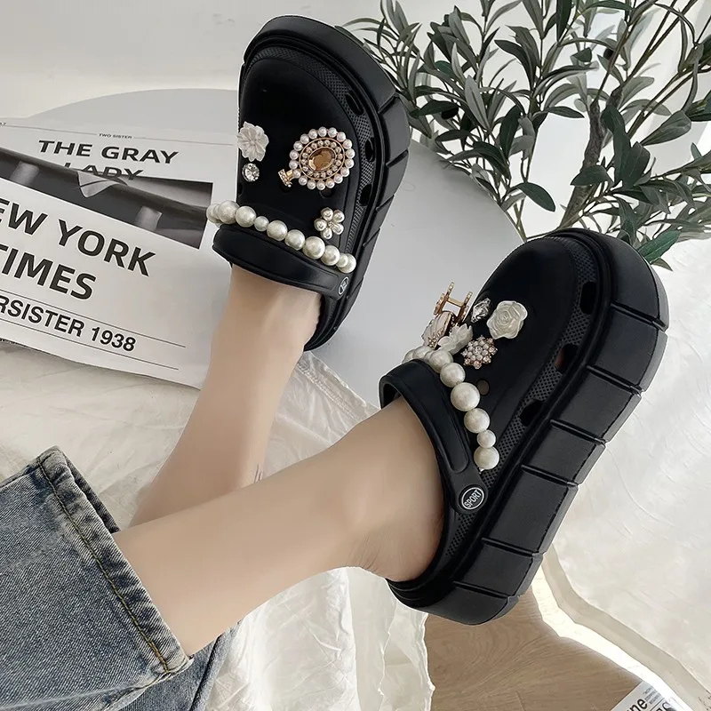 Mo Dou Fashion Charms Clog Shoes Outdoor Women Slippers Thick Sole High Quality Summer Sandals For Girls Street Shoes Non Slip