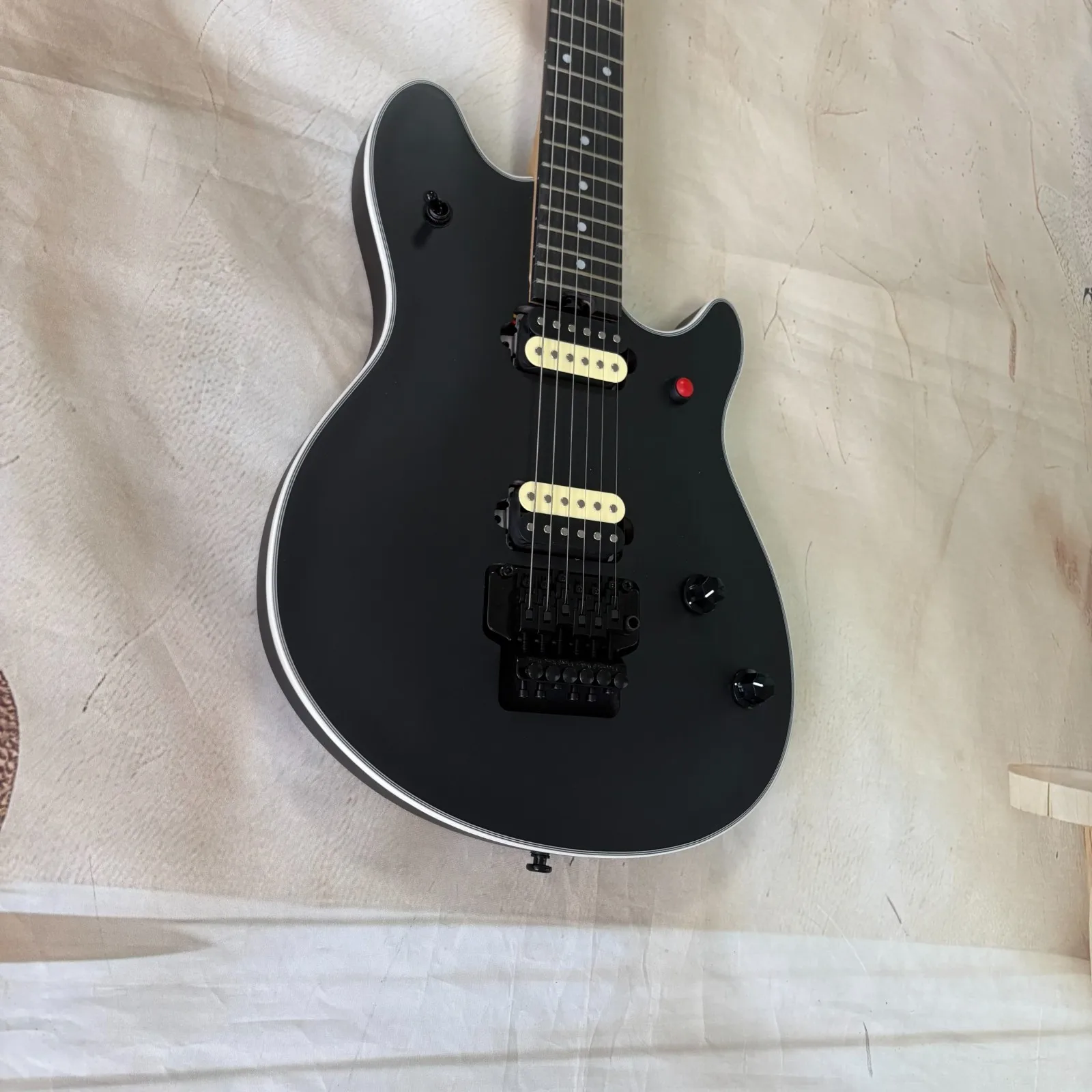 Фото 2025 матовых черных гитарных звукоснимателей 2H с тремоло Floyd Rose №1