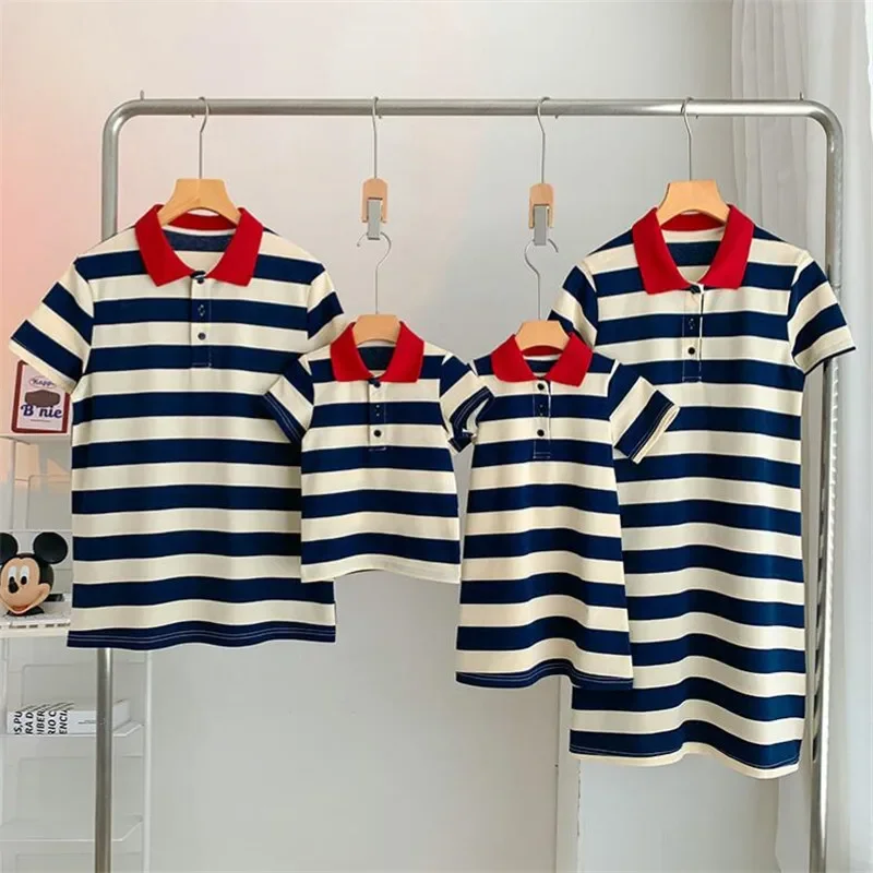 

Одинаковая одежда для семьи, платья в полоску для мамы и дочки, хлопковые Семейные футболки, модель отца, топы, одежда для мамы и дочки