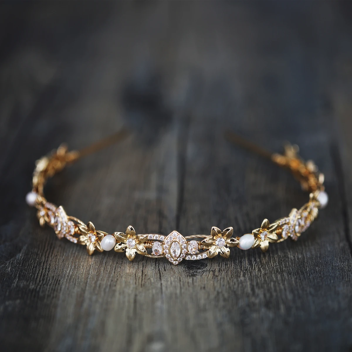 

Роскошные свадебные тиары с жемчугом, украшения для волос, винтажные золотые повязки на голову, циркониевые головные уборы, короны, повязки ...