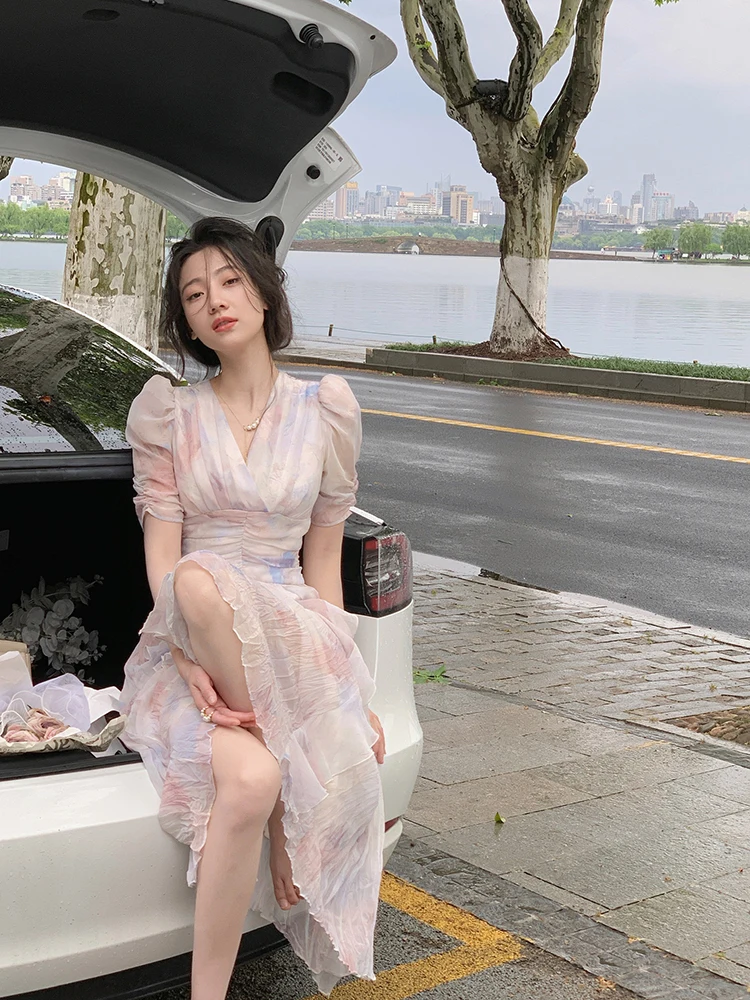 

The New V-Neck Printed Skirt Is Designed By The Minority In Summer, And The Fairy Gentle Wind Dress Is Fashionable And Charming
