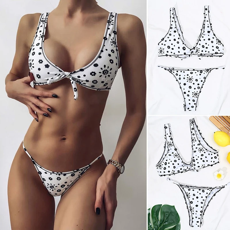 

Купальник-бикини с заниженной талией и цветочным принтом