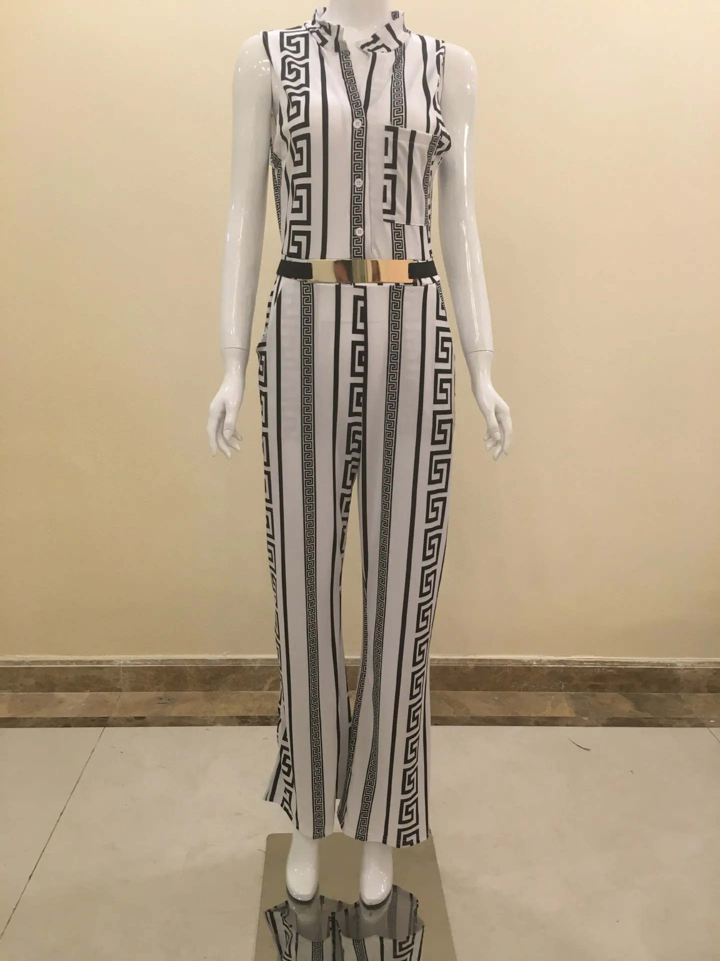 Женский комбинезон без рукавов с геометрическим принтом и V-образным вырезом