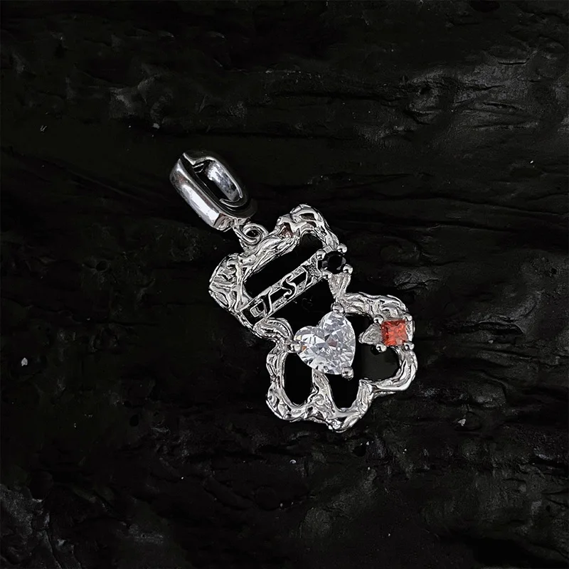 

Luxury Fashion Silver Love Silver Edge Black Bear Hollow Pendant Micro Set Zircon Jewelry Pendant Only