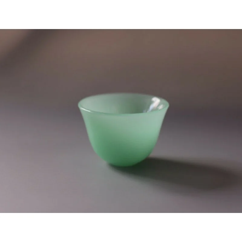 

Китайская резная чашка ручной работы из натурального нефрита