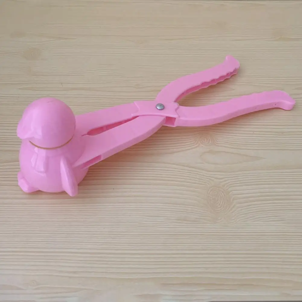 Practical Snowball Mold Adorable Penguin Snowball Clip Easy to Release Penguin Shape Snowball Maker Clip  Entertainment