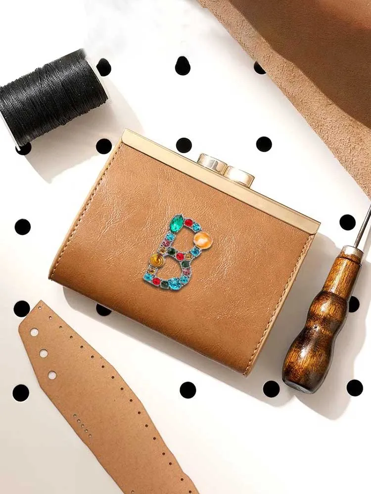 

Индивидуальные компактные и стильные держатели для карт и удостоверений в высококачественном полиуретане индивидуальное имя клиента Золотистый декор для букв многослойный