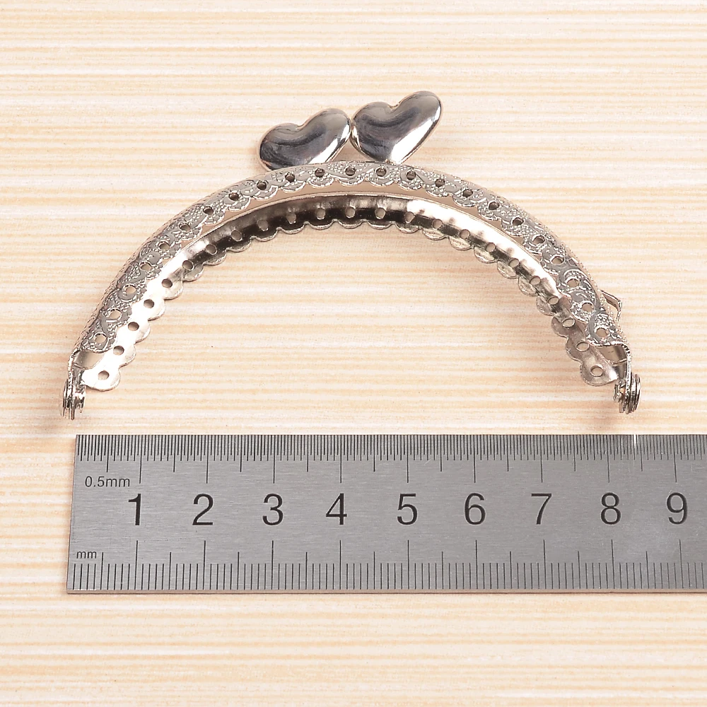 10pcs/lot DIY8.5cm Round Metal Purse Frame Handle for Clutch Bag Accessories Making Kiss Clasp Lock Antique Bronze Bags Hardware