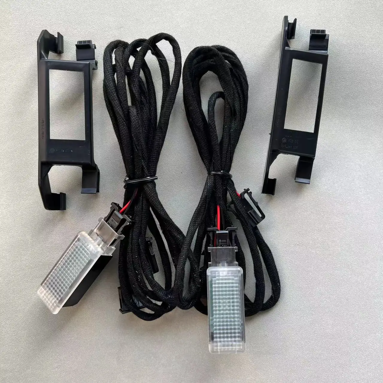 

5GG947409 интерьерная фотолампа для VW PASSAT B6 B7 B8 Golf 6 7 MK7 JETTA 5 MK6 Tiguan Touran 5GG 947 409