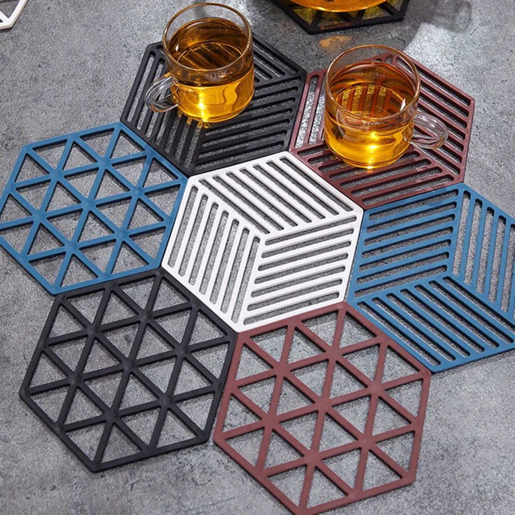 

1PC Silicone Tableware Insulation Mat Coaster Cup Hexagon Hollow Mats Non Slip Pad Heat-insulated Bowl Placemat Home Decoration