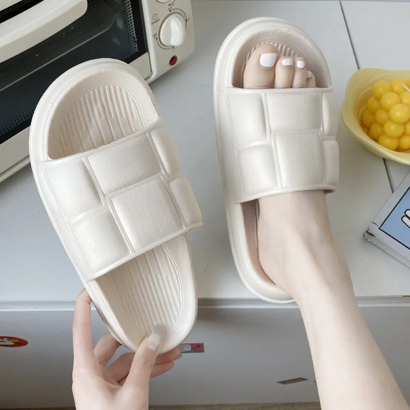 

The New Slippers Women Indoor Bathroom Ladies Shoes Large Size Fashion Summer Woman Sandals Casual Non-slip Home Slipper Sandali