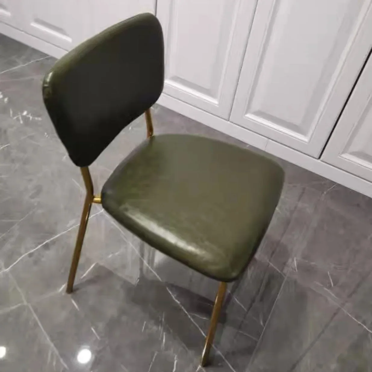 Дизайнерские стулья для гостиной в скандинавском стиле акцент современная