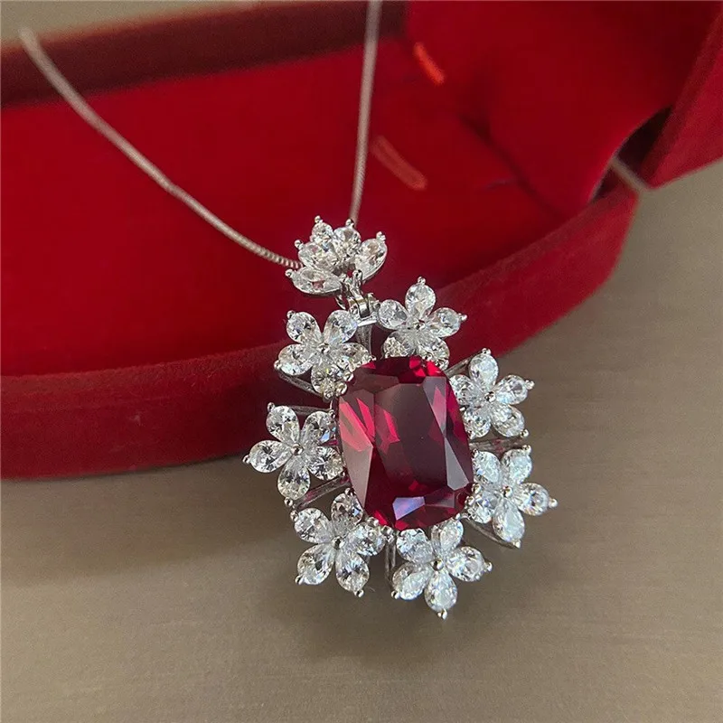 

Huitan Bright Red Cubic Zirconia Pendant Necklace Newly-designed Elegant Neck Accessories Women for Evening Party Luxury Jewelry