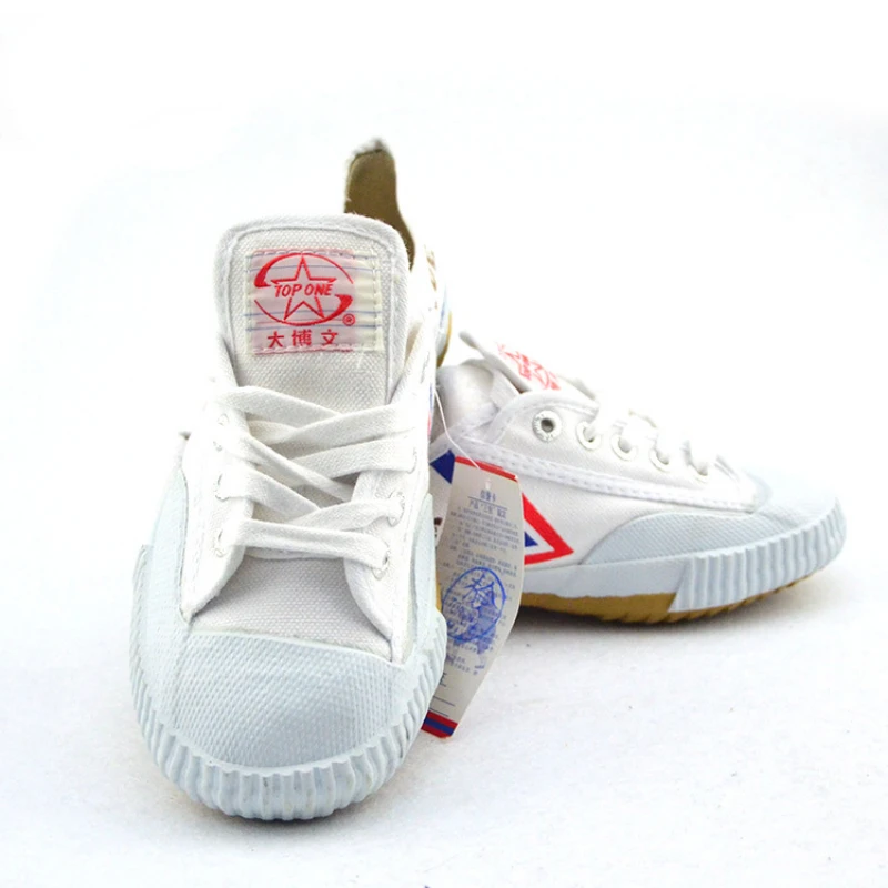 

Children Kung Fu Shoes Men Martial Arts Tai Chi Taekwondo Wushu Karate Footwear Sports Training Sneakers Black White Track Shoes