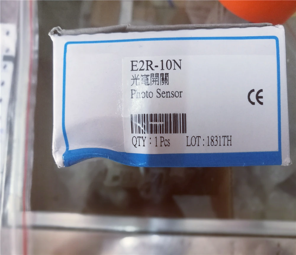 Новинка 100%, высококачественный E2R-10N Refleksi Menyebar fofotolistrik Sensor