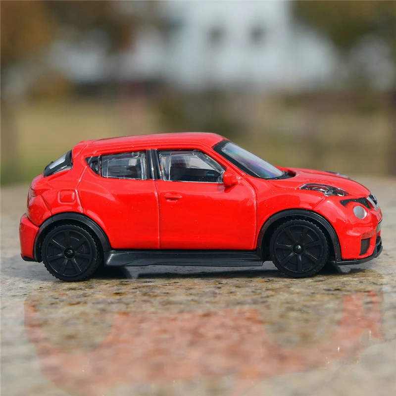 Модель автомобиля Bburago 1/43 Nissan JUKE SUV из сплава литая металлическая игрушка модель