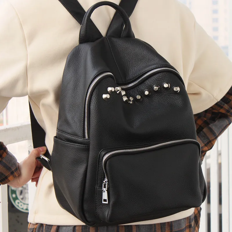

Women Genuine Leather Backpack Luxury Rivet Travel Backpack knapsack Female Shoulder Bag Teenage Girls Fashion Schoolbag Mochila
