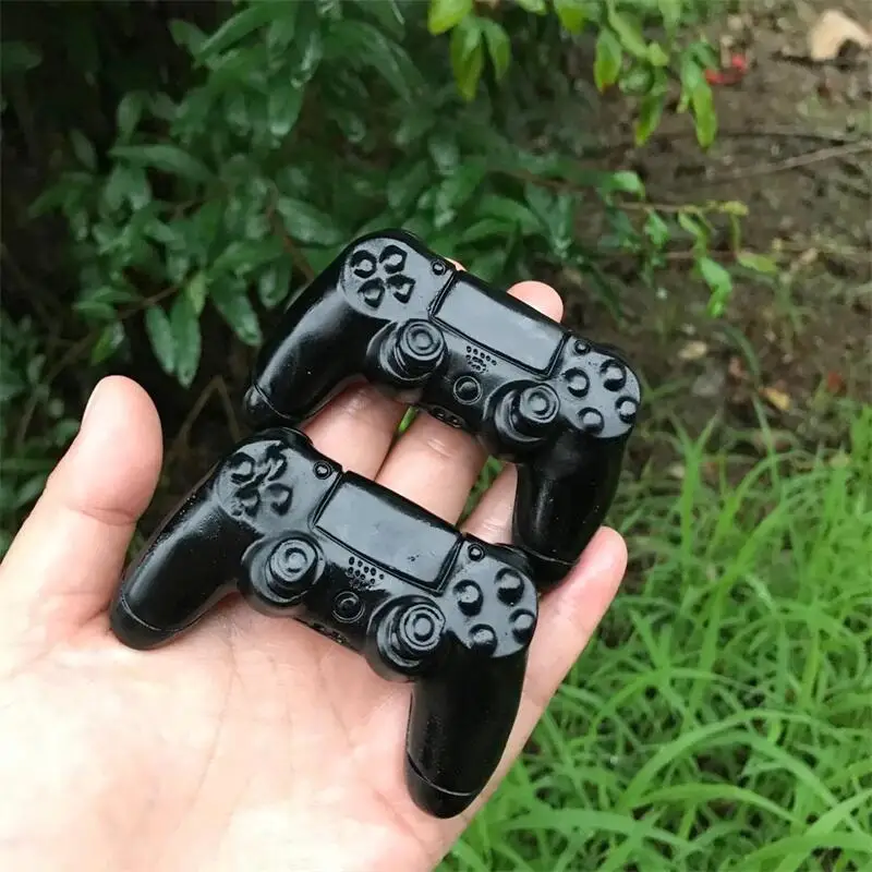 

Natural Crystal Obsidian Game Pad Carving Crafts Energy Gem Cute Healing Children's Gifts 1PCS