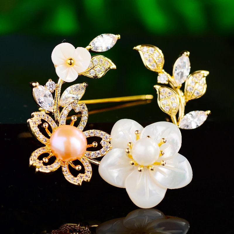 

2022 New Summer Elegant Freshwater Pearl Shell Wreath Brooch Pin Luxury Zircon Floral Female Dress Brooches Pins Women Jewelry