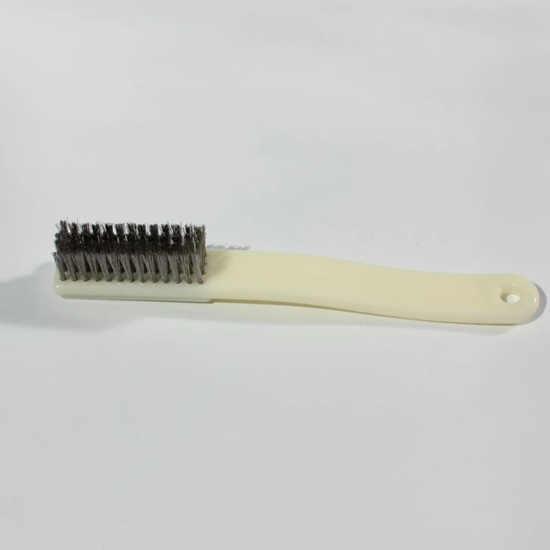 Рисунок 6 - Щетка из нержавеющей стали с пластиковой ручкой