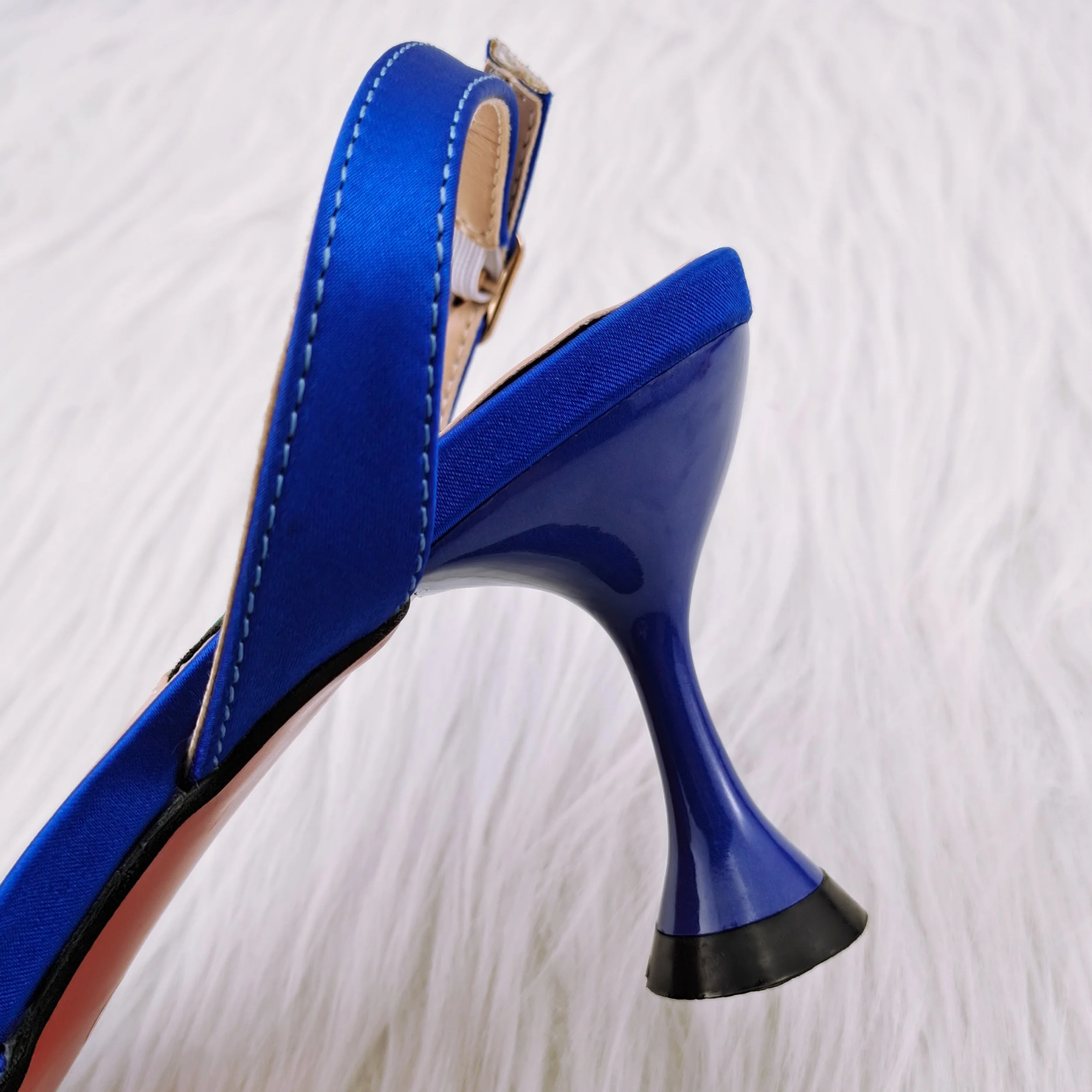 QSGFC's New R.Blue Flash Diamond Delicate High-heeled Shoes Are Comfortable To Wear Every Day Party Ladies Shoes And Bag