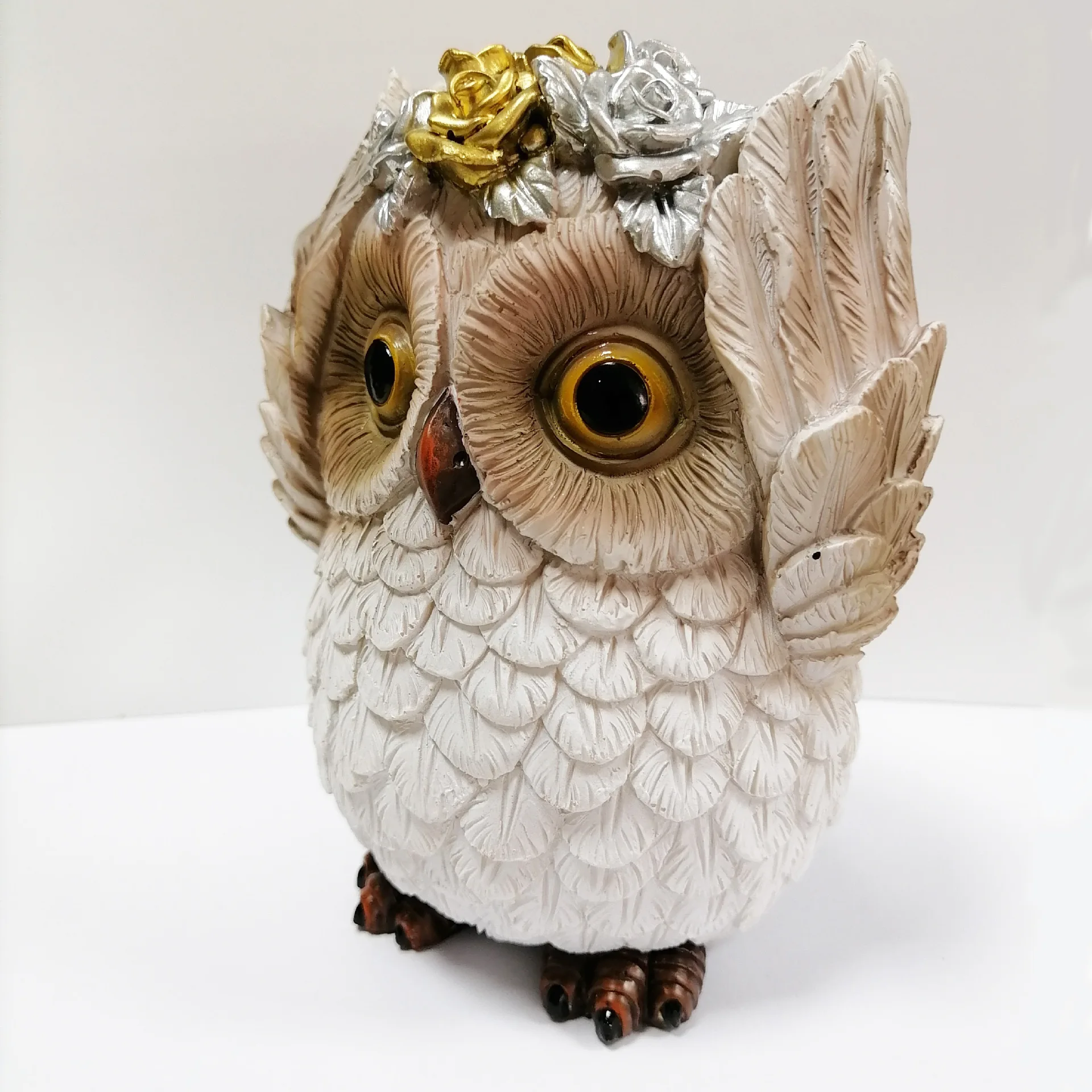 

Resin Cute Owl Statues Home Desktop Decor Creative Europe Animal Figurines Interior Living Room Bedroom Decoration Accessories