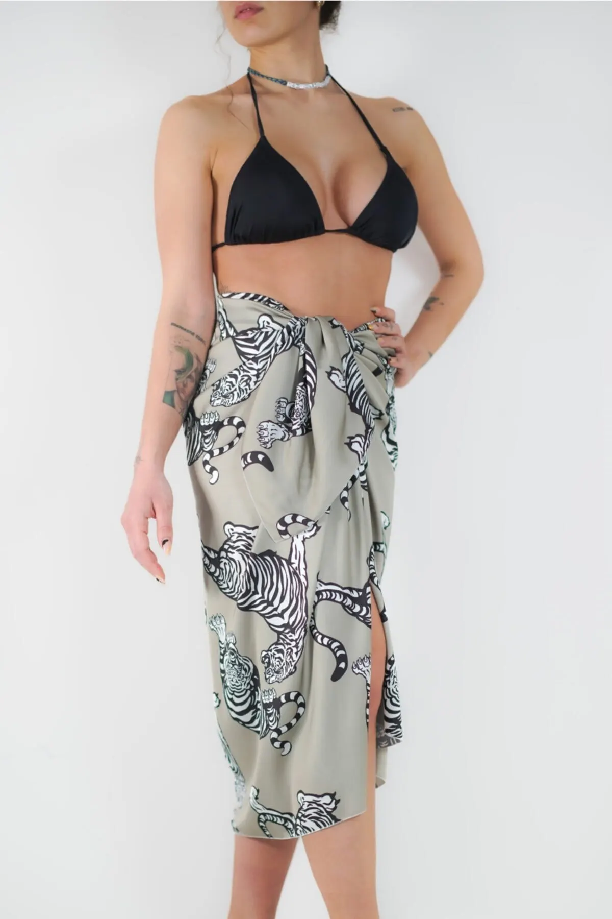 

Женское парео, зеленое атласное пляжное платье с принтом тигра, новый сезон, одежда для плавания, накидка, платье, сексуальный костюм-туника,...