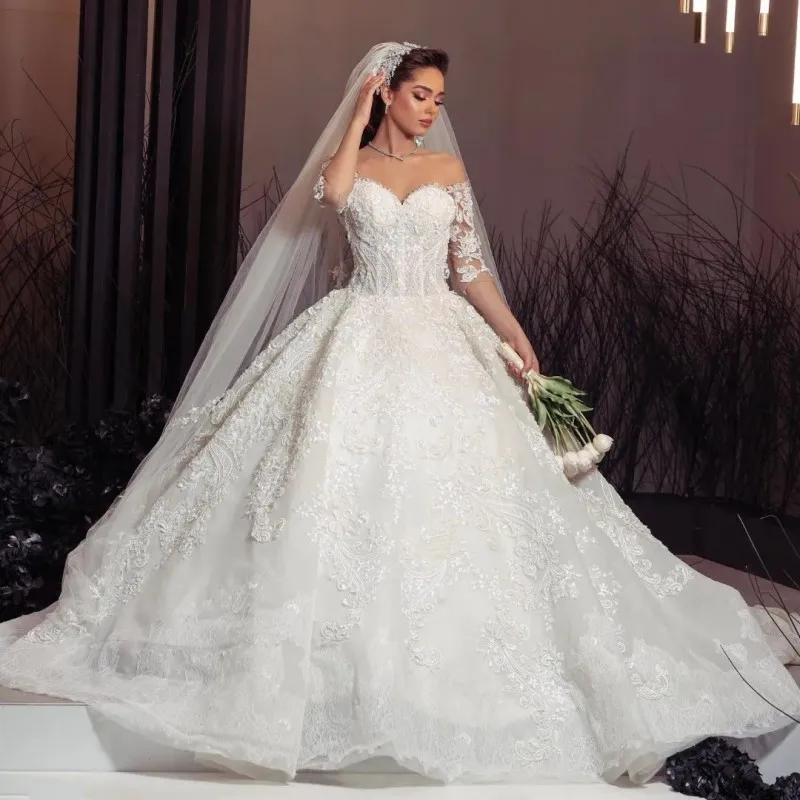 

Elegant Sweetheart Neck Half Sleeve Bride Ball Gown Wedding Dress 2023 Gorgeous Appliques Lace Chapel Train Vintage Bridal Gown