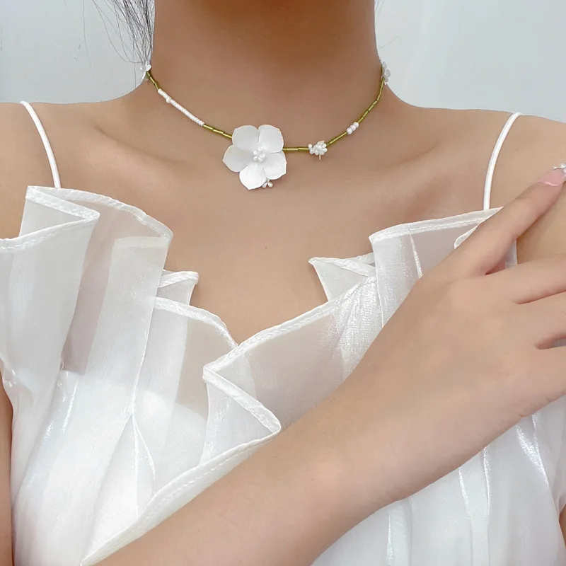 

Camellia Beaded Necklace for Women Female Sweet Korean Fashion Design Neck Clavicle Chain Jewelry Accessories 2023 Free Shipping