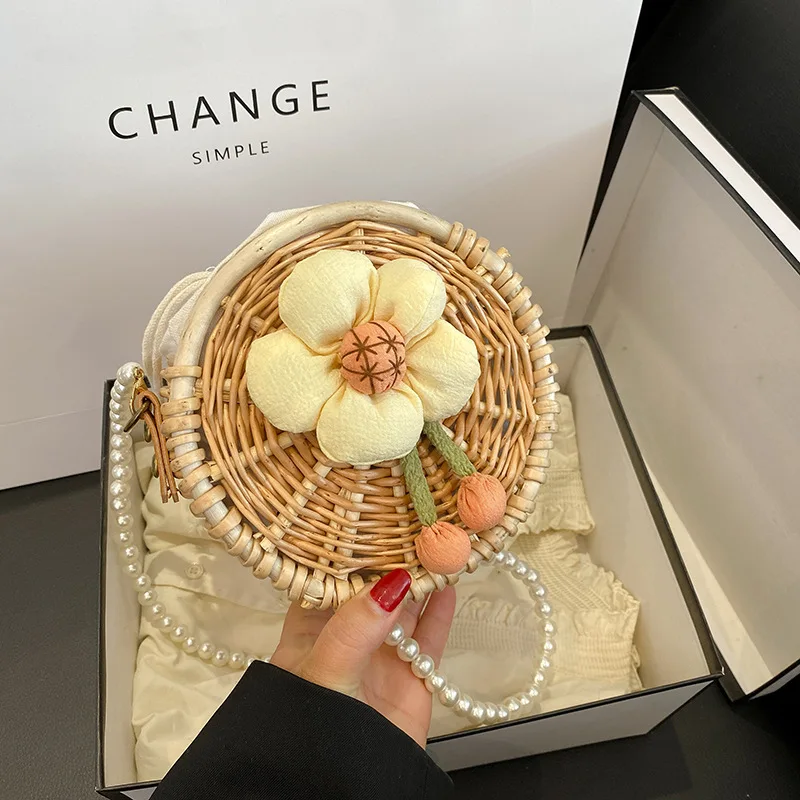

Плетеные пляжные соломенные сумки для женщин, летняя сумка через плечо с жемчугом, маленькая круглая сумка ручной работы из ротанга, дорожн...