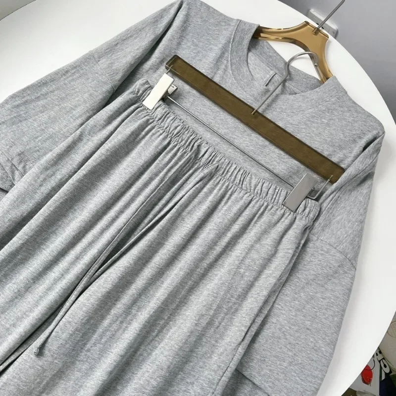 Женское трикотажное платье-футболка с поясом на резинке