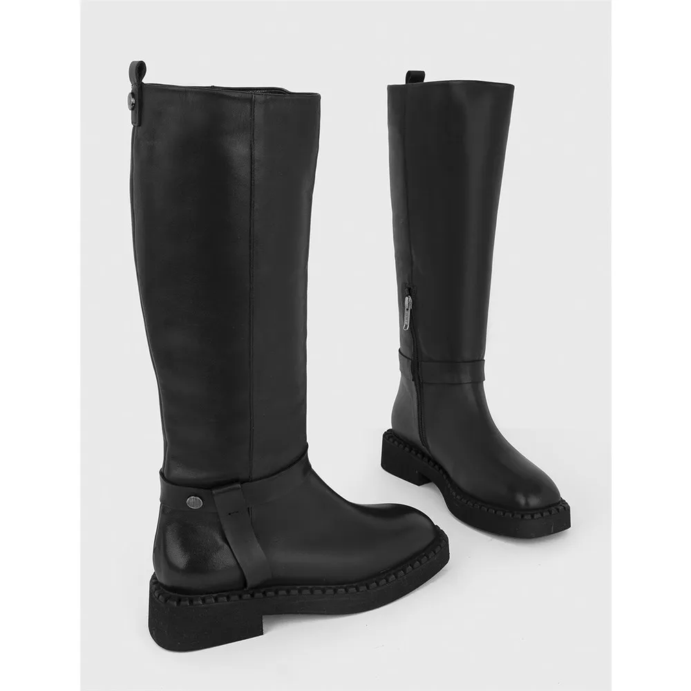 

Dorlie Pampatar Female Black Boots
