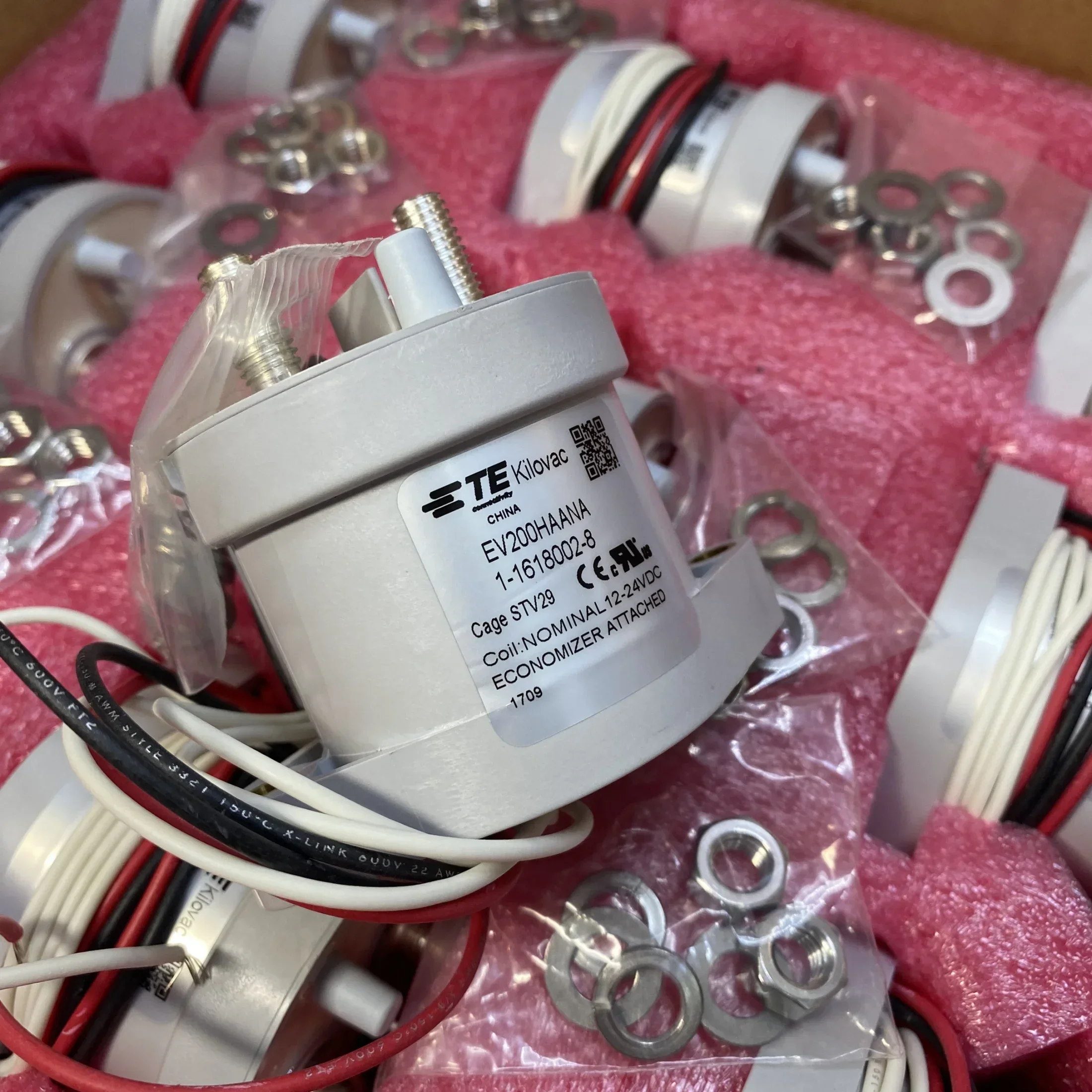 Фото Контактор реле TE Tyco EV200HAANA 1-1618002-8 HVDC с контактным элементом обратной связи №2
