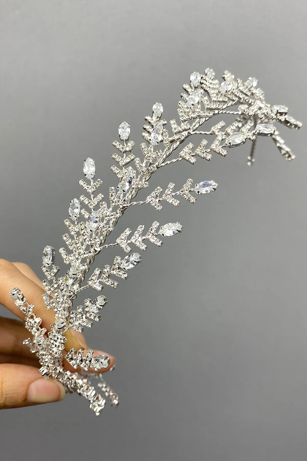 

Silver Color Vera Zircon Bridal Crown