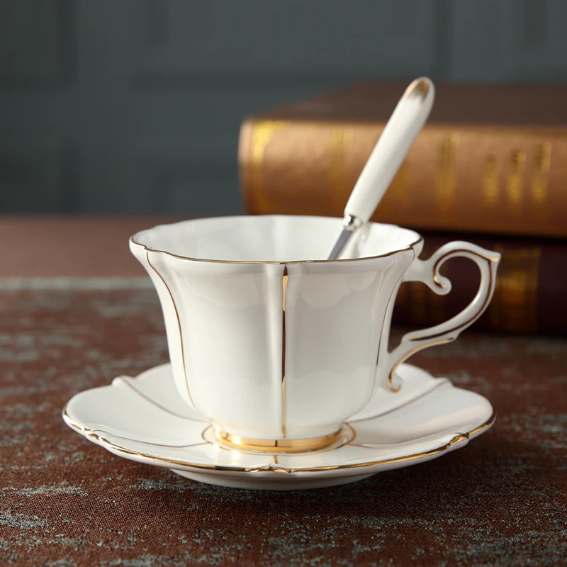 

Charm Latte Coffee Cup Office Novelty Japanese Ceramic Coffee Cup Esspresso Reusable Gobelet Reutilisable British Tea Set