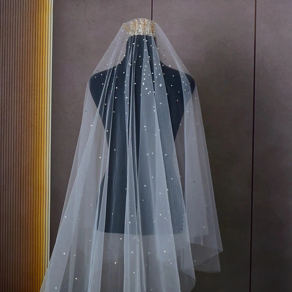 

Фата свадебная Длинная с кристаллами и бусинами