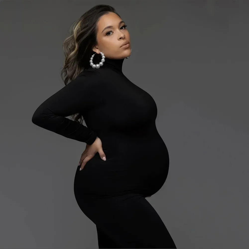 Обтягивающее платье для беременных с высокой горловиной и длинным рукавом