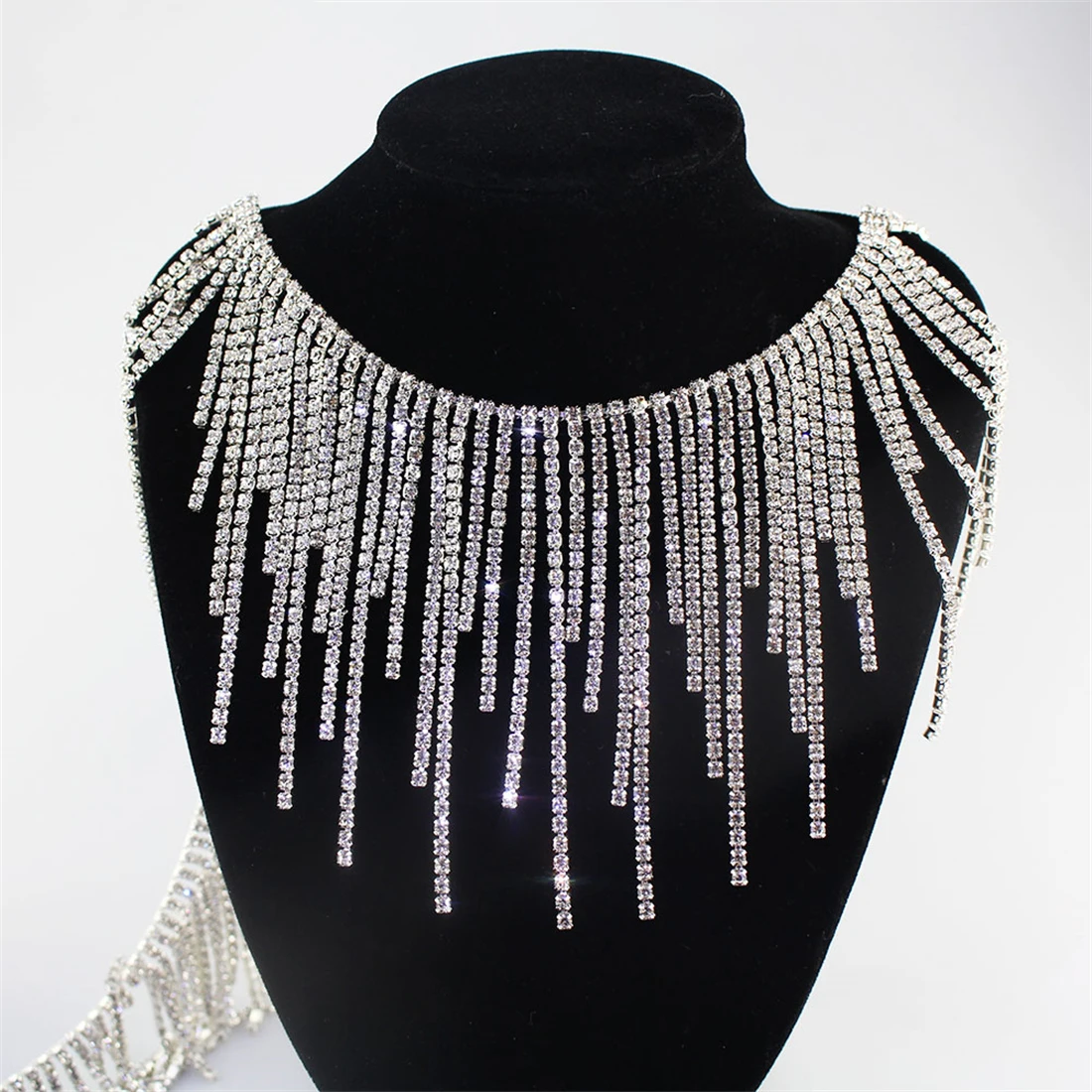 

1Yard The New Long Short Arrangement Dense Tassel Trim Rhinestones Chain Fringe Crystal Decoration Chain Clothing Accessories