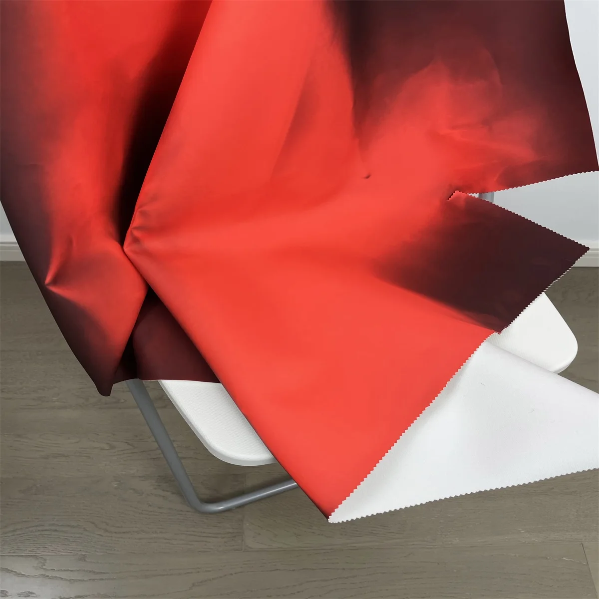 

Temperature sensitive gradient orange red solid color clothing leather technology cloth PU leather creative temperature changing