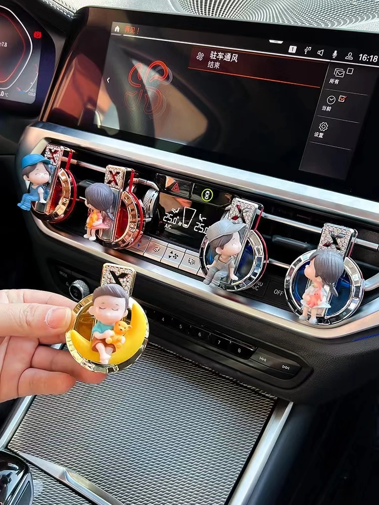 

Car Universal Air Outlet Perfume Clip Air Conditioner Empty Bottle Air Outlet High-end Exquisite Little Couple Decoration Party